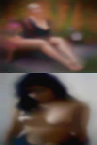 Girl in kissing hot singles pool!