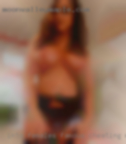 Into females role playing, and famous cheating wives  fantasy.